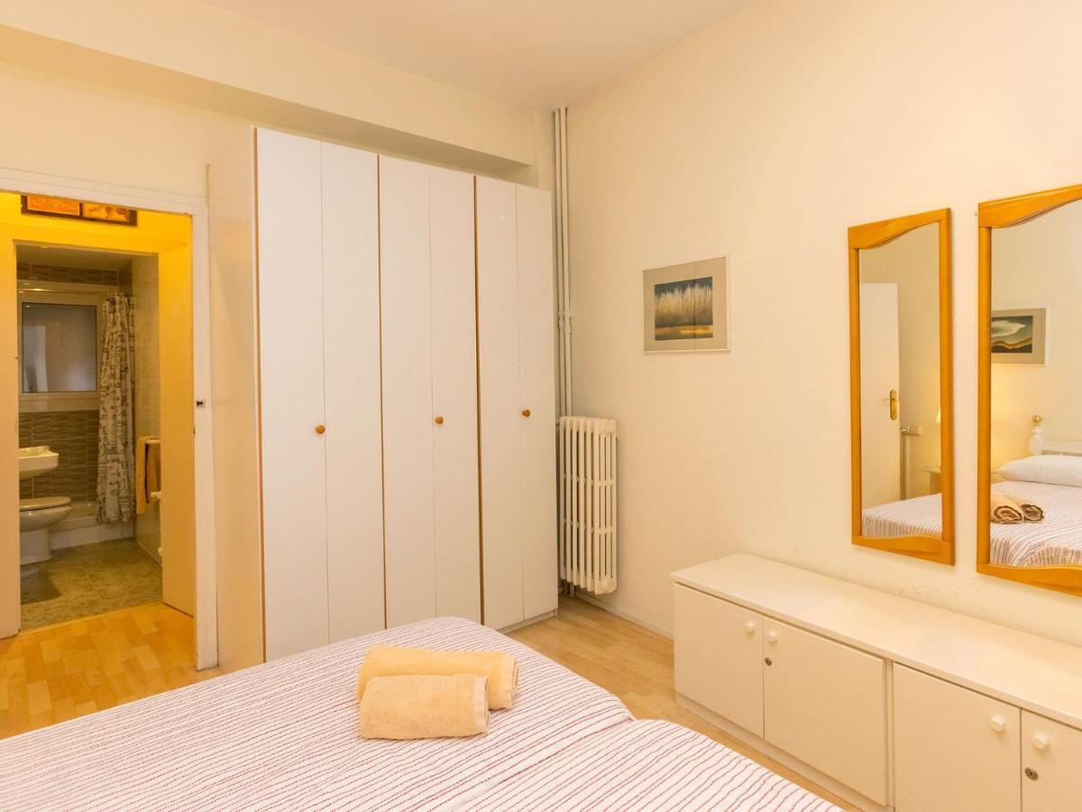 Apartment Eixample Dret Corsega Roger Lluria By Interhome Барселона Екстер'єр фото